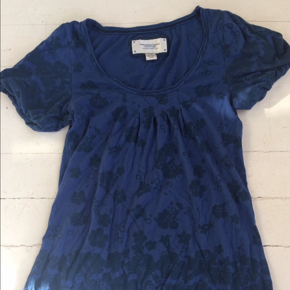 American Eagle outfitters tee