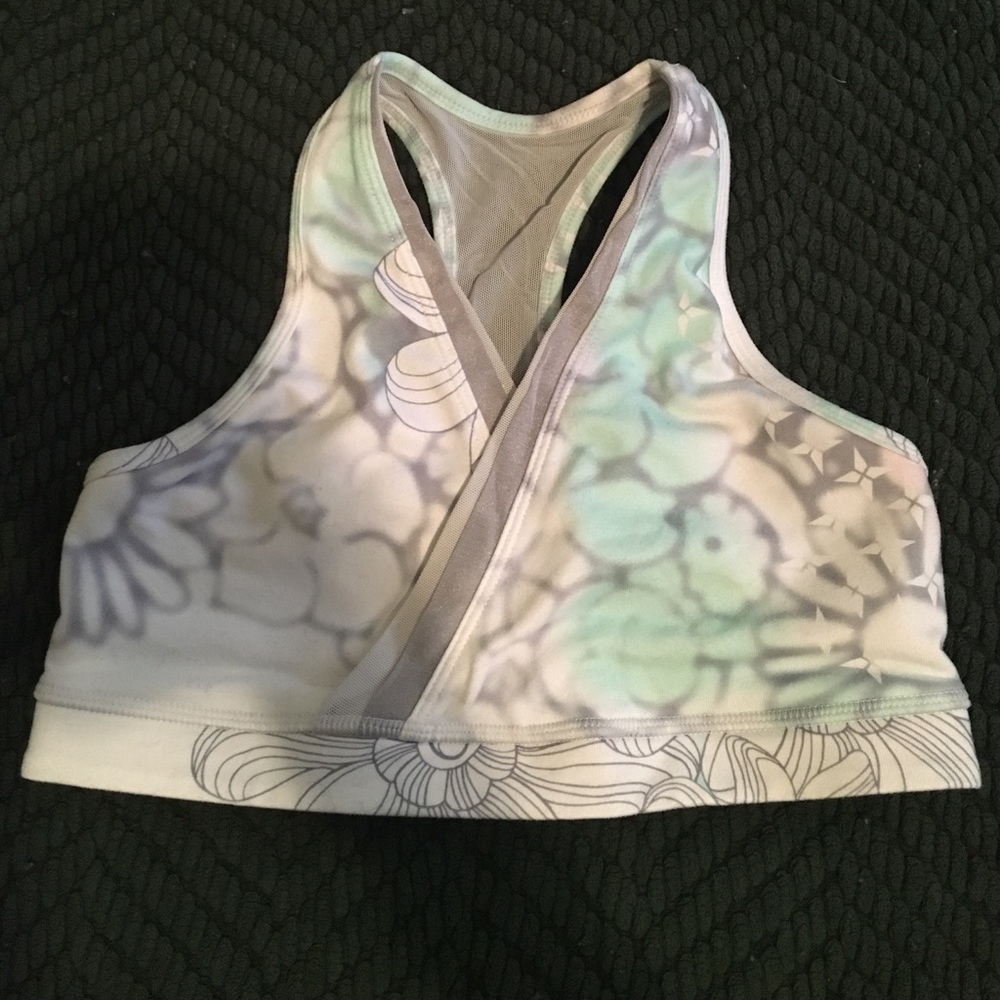 Lululemon sports bra