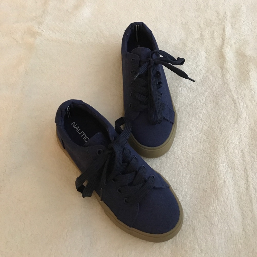 Kids boy shoes brand new . Never wear