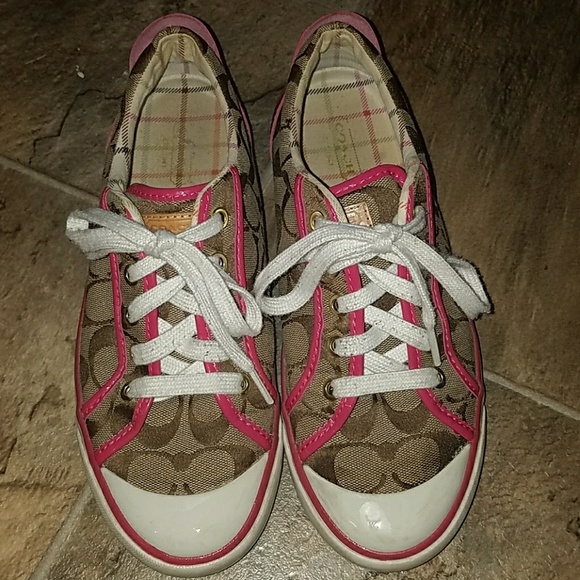 Cute Coach shoes size 7.5! - Picture 2 of 6