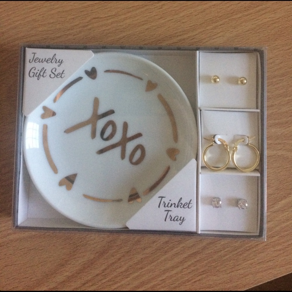 Gold XOXO Jewelry Gift Set