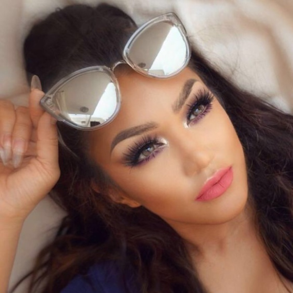 💕HP💕 Cat Eye Sunnies - Picture 2 of 6