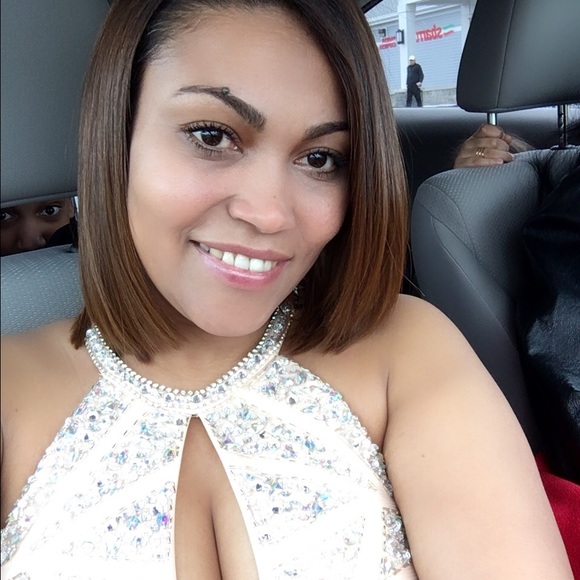 Meet your Posher, Francisca - Picture 1 of 1