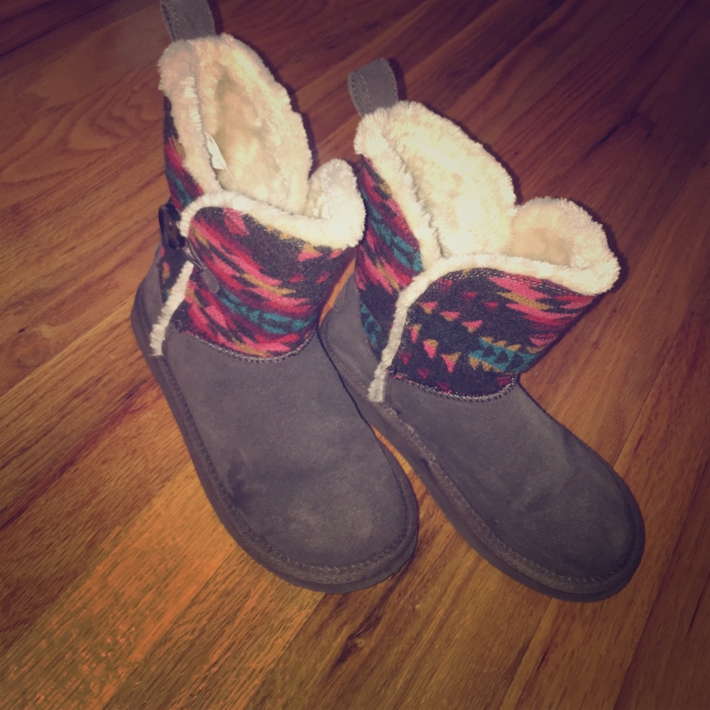 American Eagle Cozy Boots