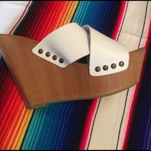 Strapless White Wedges