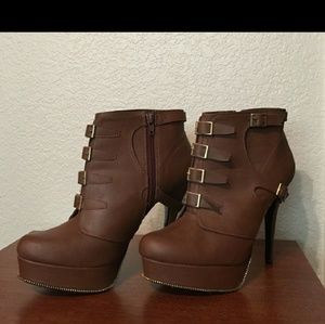 Shoedazzle Dionne Brown Ankle Bootie