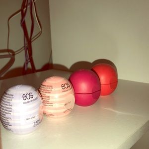 4 EOS Lipbalms never used.