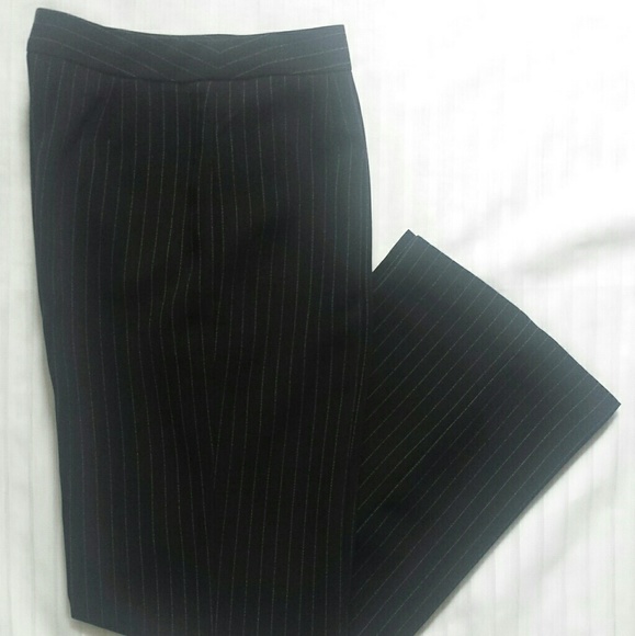 Woman's pinstripe  dress slacks by Le Suit - Picture 1 of 3