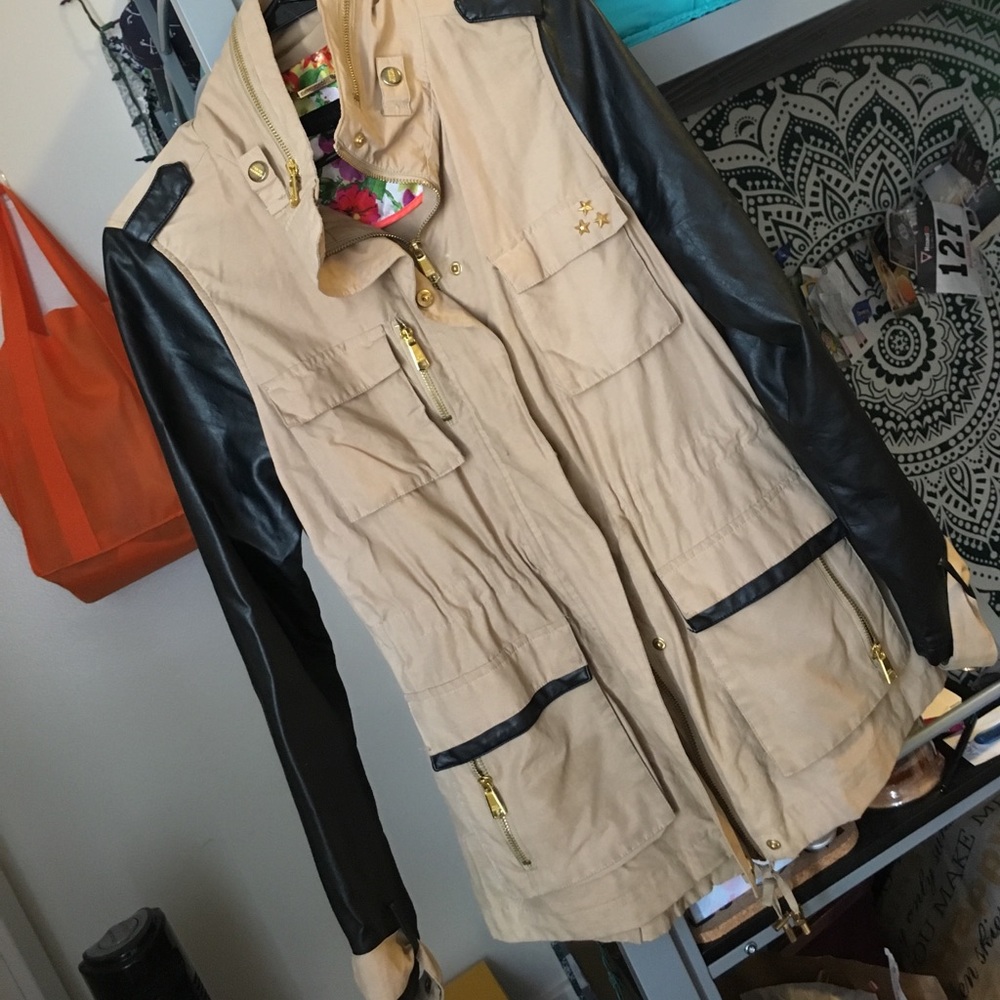 Steve Madden Tan & Black Jacket