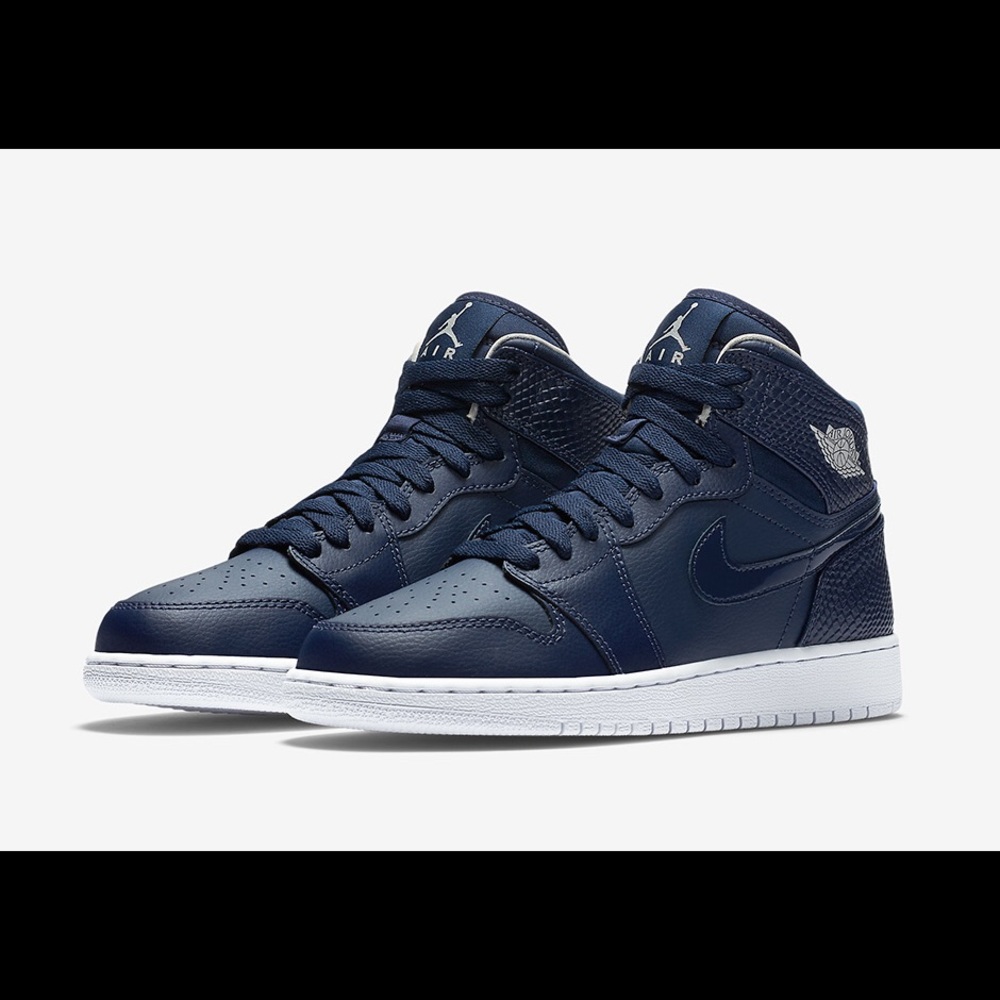 Retro Jordan 1 Navy Blue