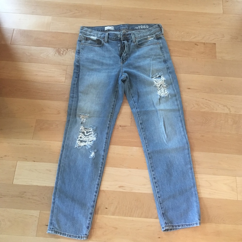 Never worn light wash sexy boyfriend jeans