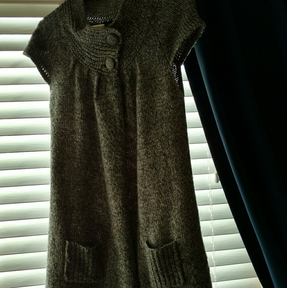 Knit sweater vest