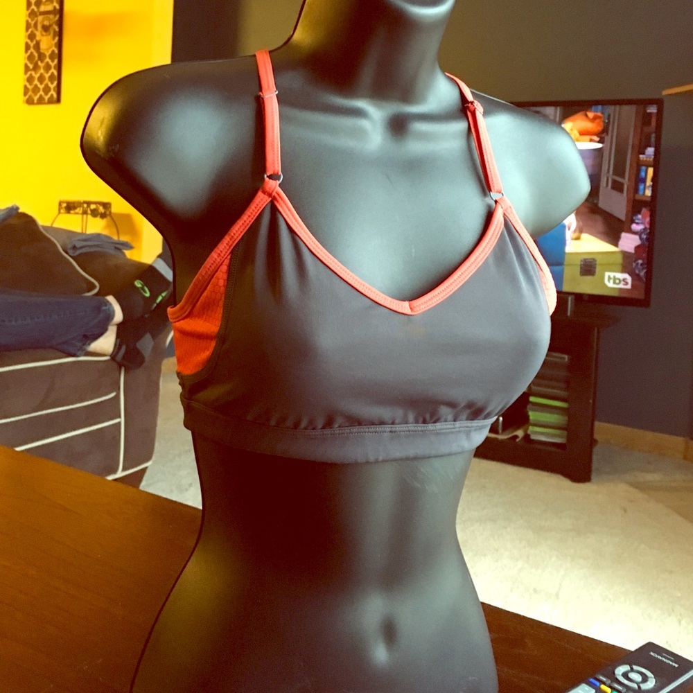 Sports bra