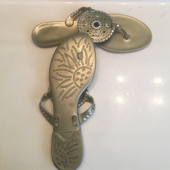 Slippers - Picture 2 of 4