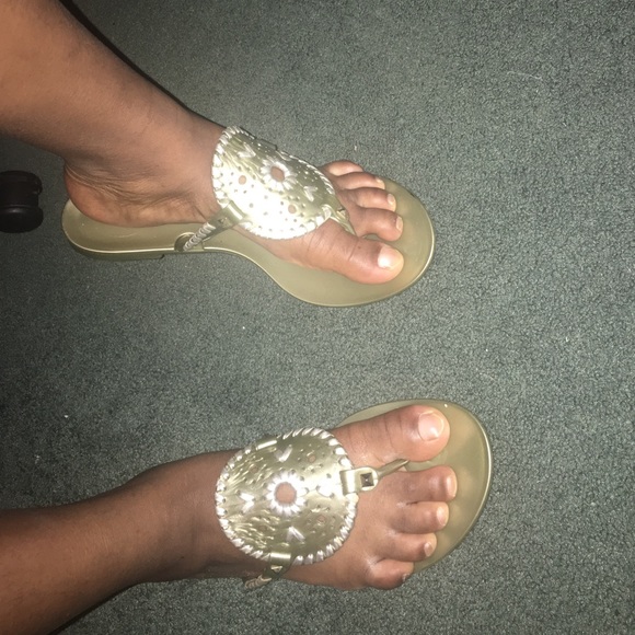 Slippers - Picture 3 of 4