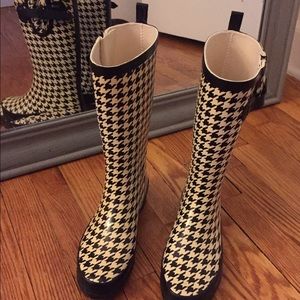 Rain boots