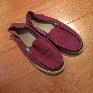 Sanuk shoes