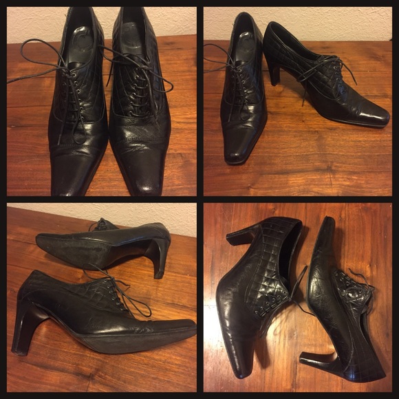 VINTAGE Casual Corner Black Quilted Leather Bootie - Picture 2 of 4