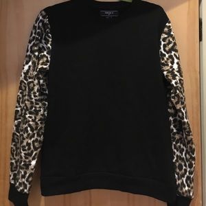 Men's cheetah print sleeve crew neck