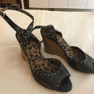 Jessica Simpson wedges