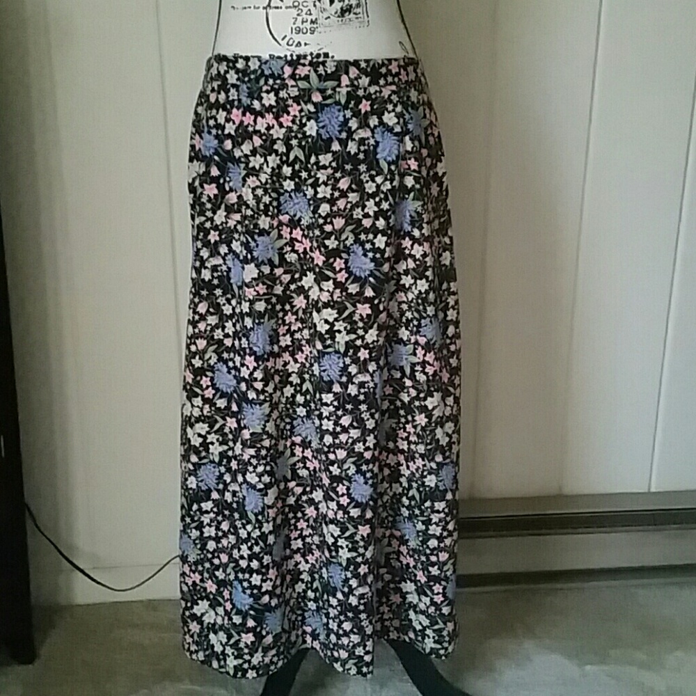 Pretty Floral Print Skirt