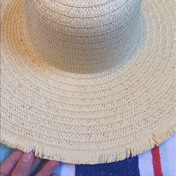3 left! Oversized Floppy Straw Hat - Picture 5 of 5
