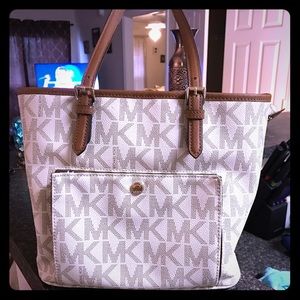 Michael Kors JetSet Medium Tote