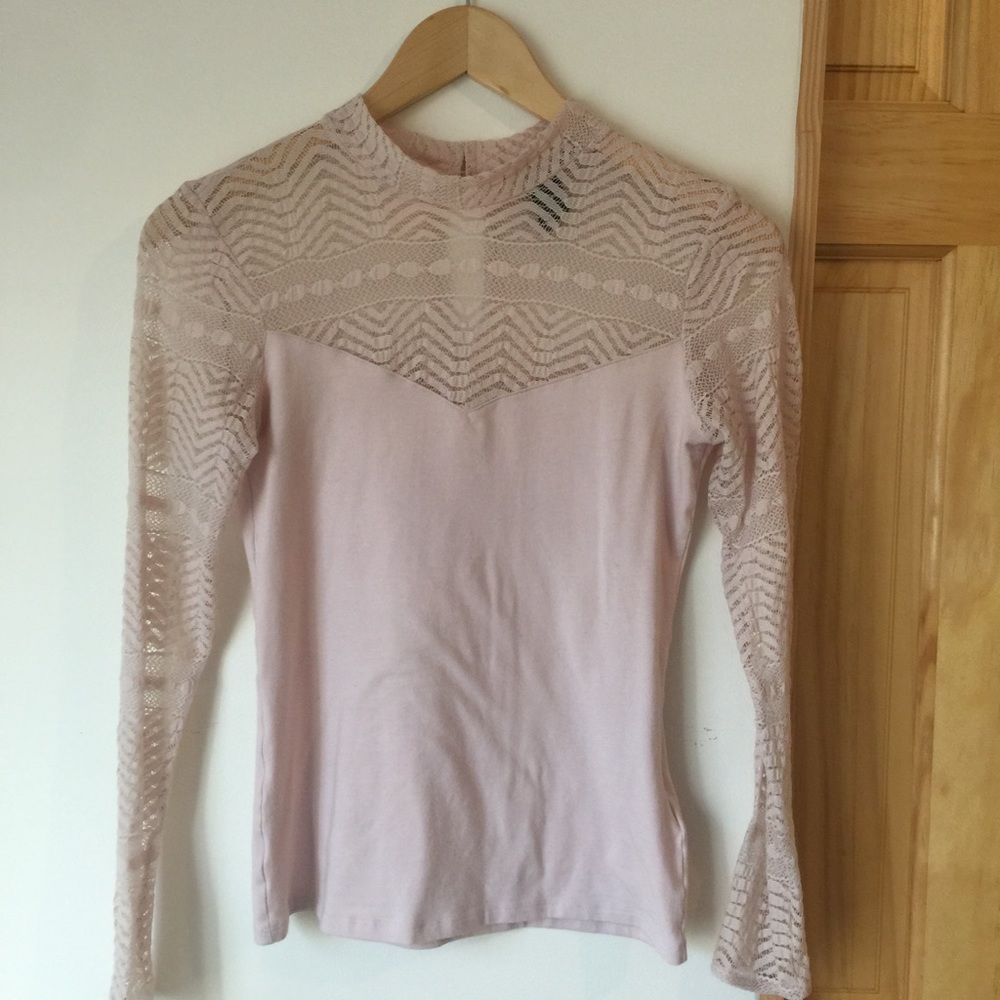 Long sleeve lace top.