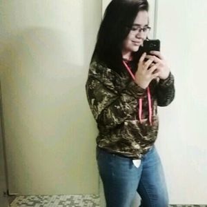 Meet your Posher, Chrissy