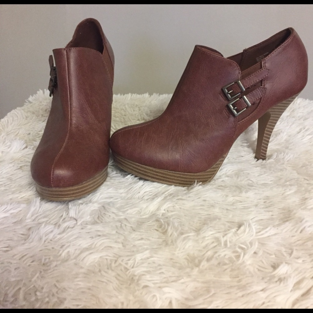 Adorable, Brand New Brown Booties