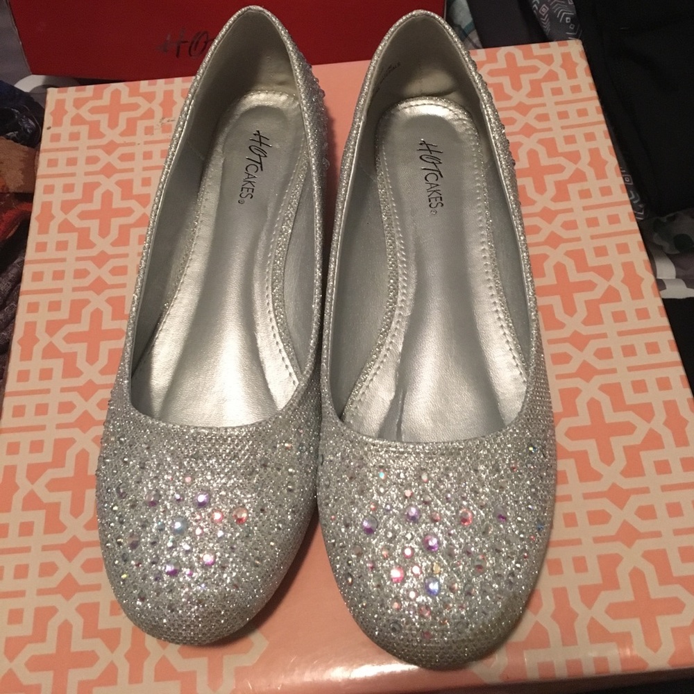 Sliver sparkle flats