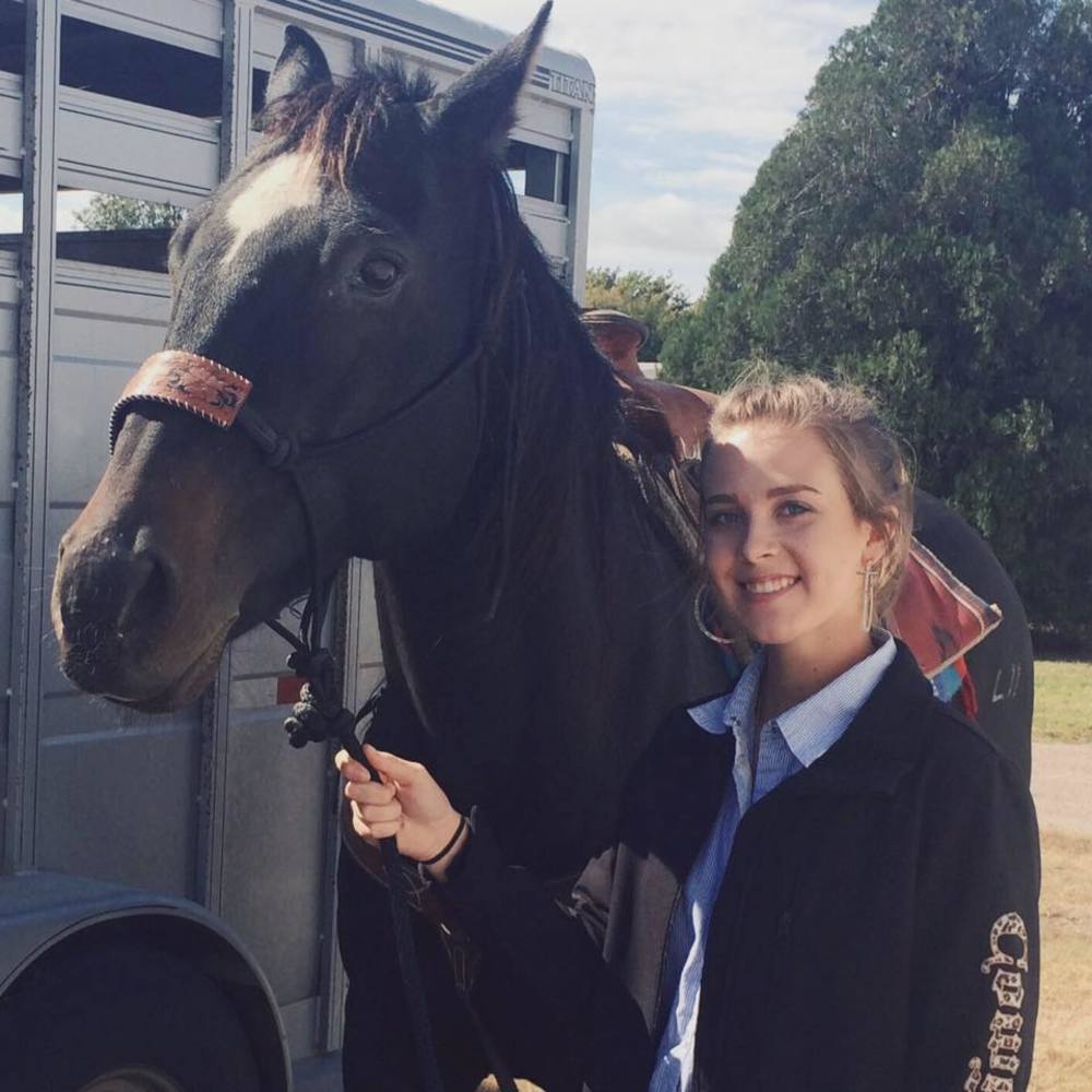 Meet your Posher, Larae