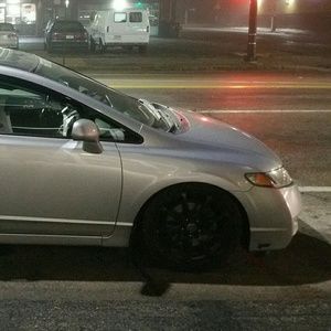 Meet your Posher, Laurence