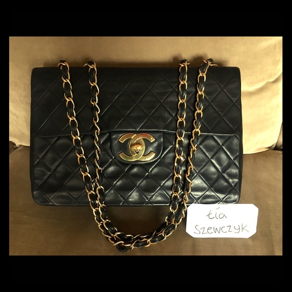 Chanel vintage maxi lambskin (SOLD) - Picture 1 of 4