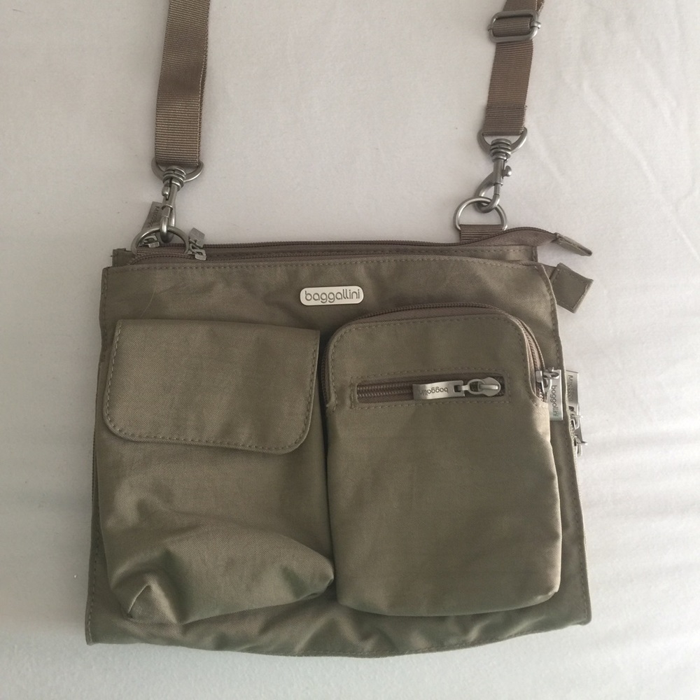Baggallini tan bag