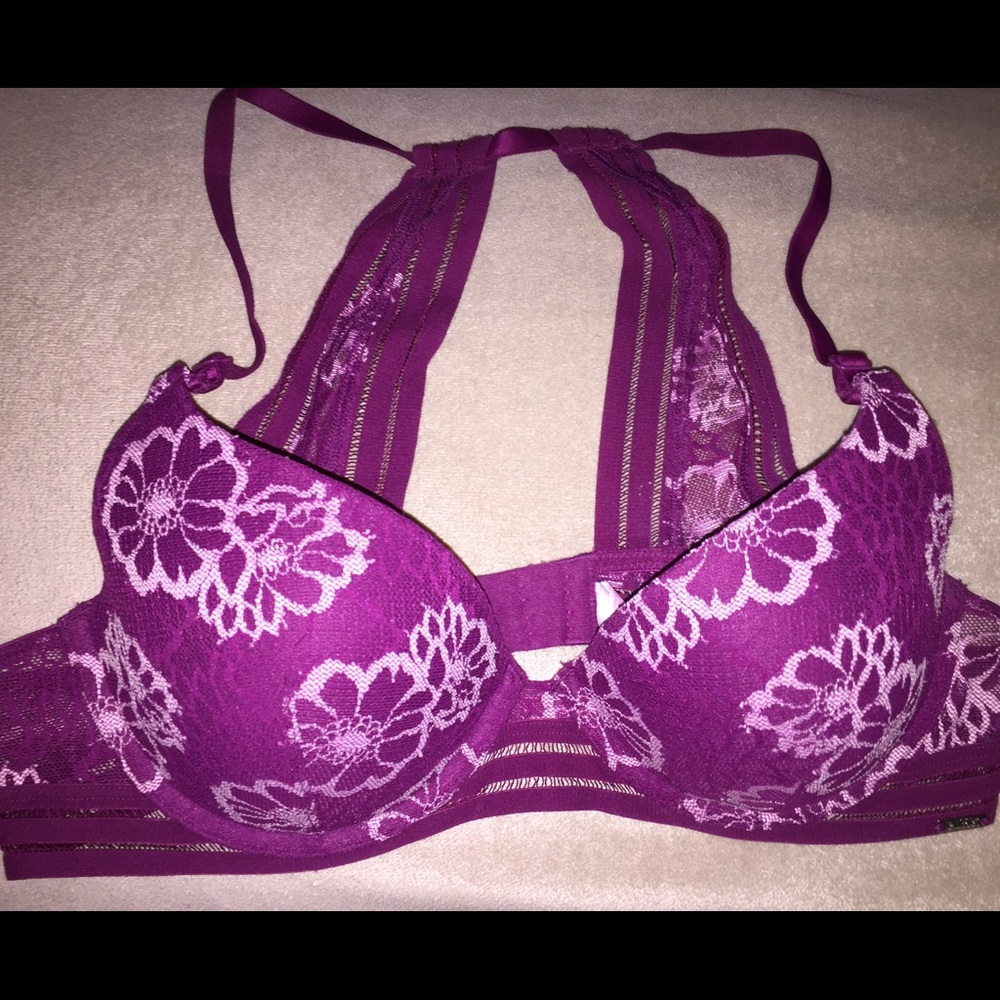 VS pink bra