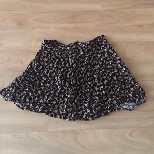 FOREVER 21 FLORAL MINI SKIRT