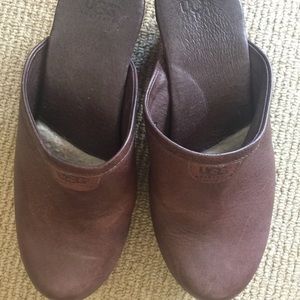 Brown leather Ugg clogs