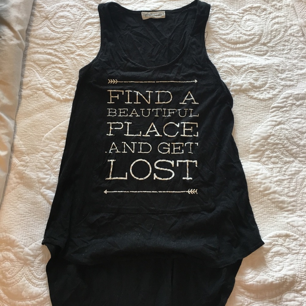 Casual black tee perfect for spring/summer.