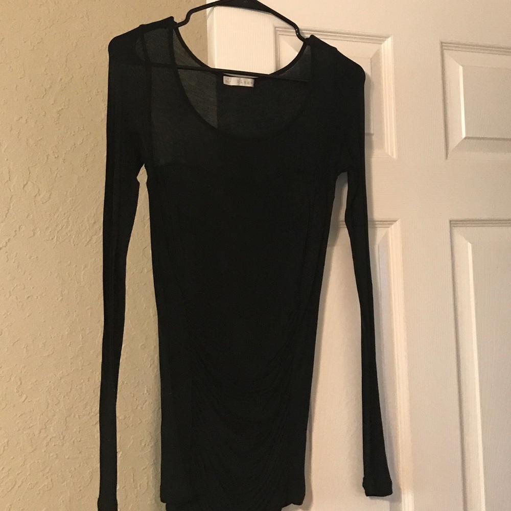 Hinder black long sleeve shirt w/ ruffles in front