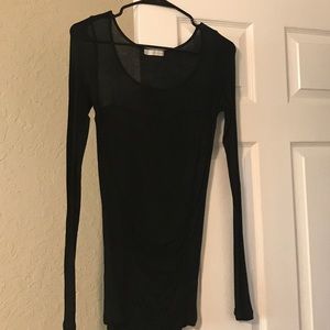 Hinder black long sleeve shirt w/ ruffles in front