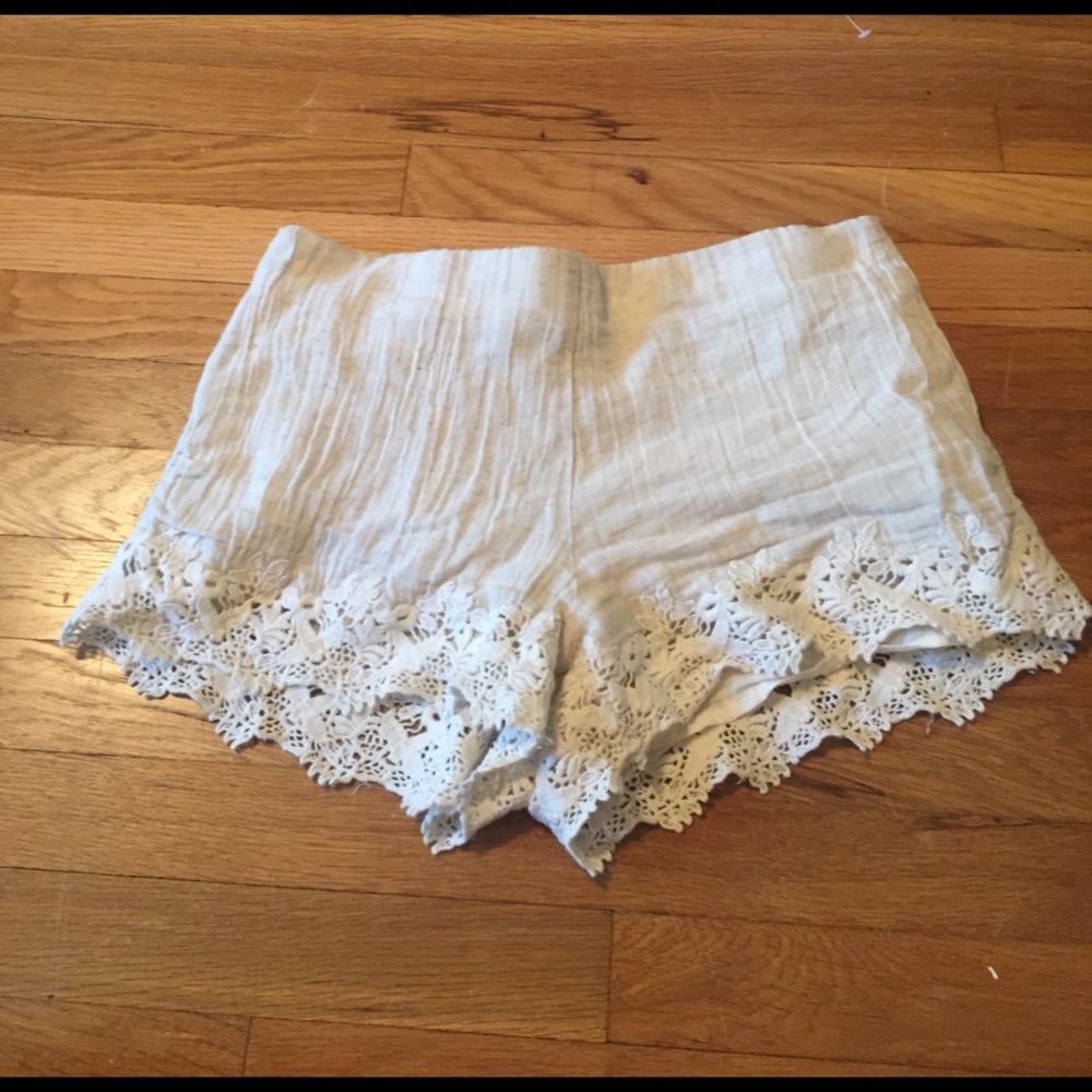 Cream lace shorts