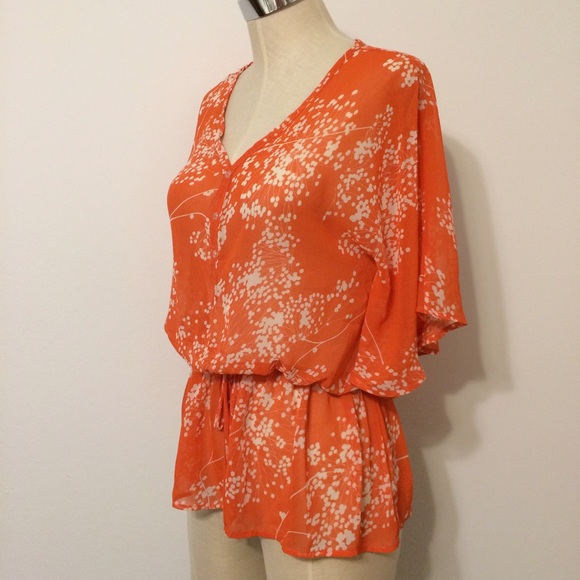 Sheer floral blouse with cinched waist - Picture 3 of 4