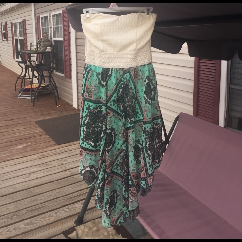 Cute dress!