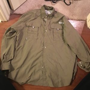 Comubia fishing shirt! Like new!