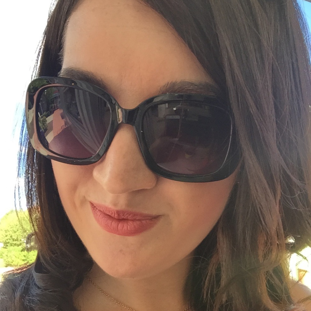 Meet your Posher, Kayla