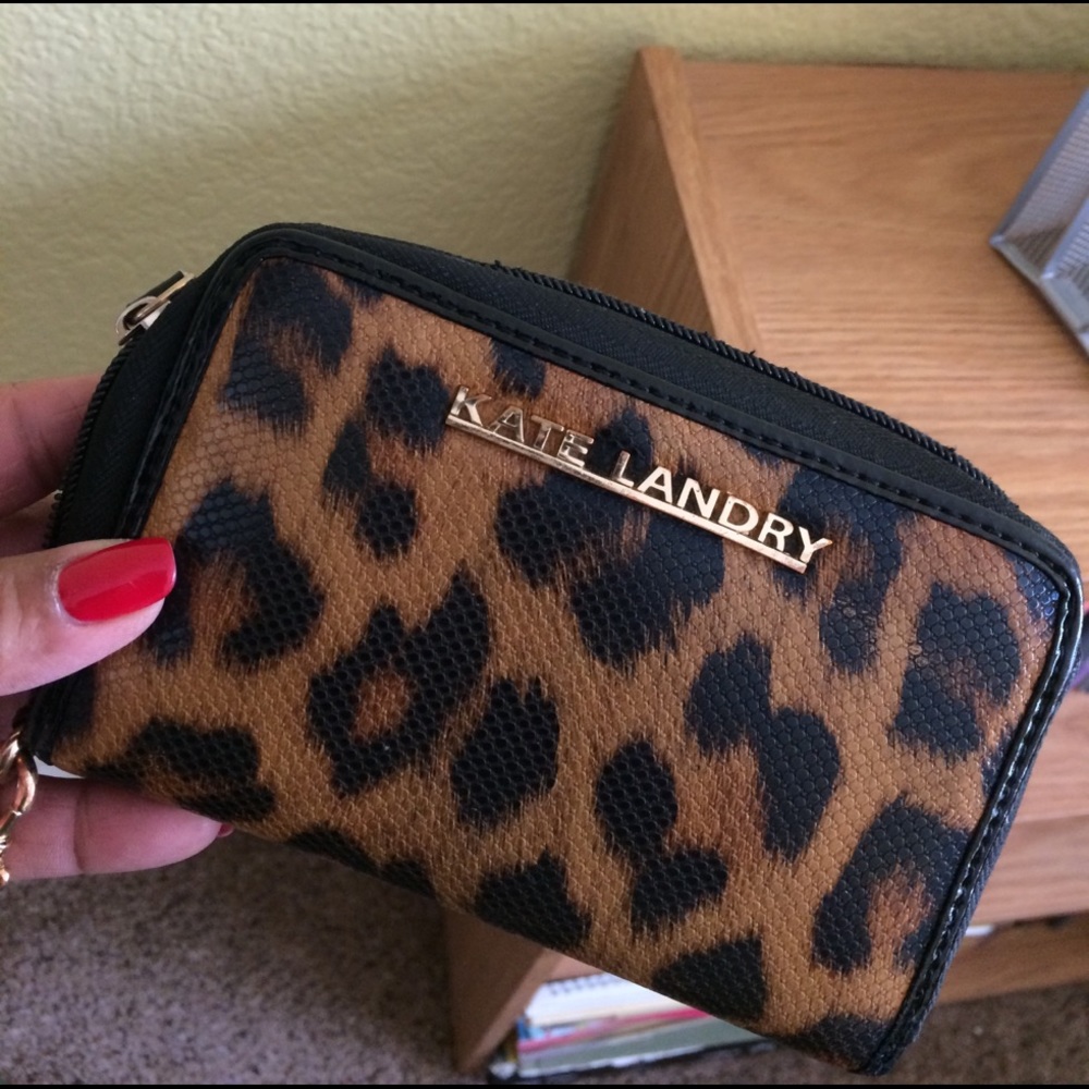 Kate Landry wallet