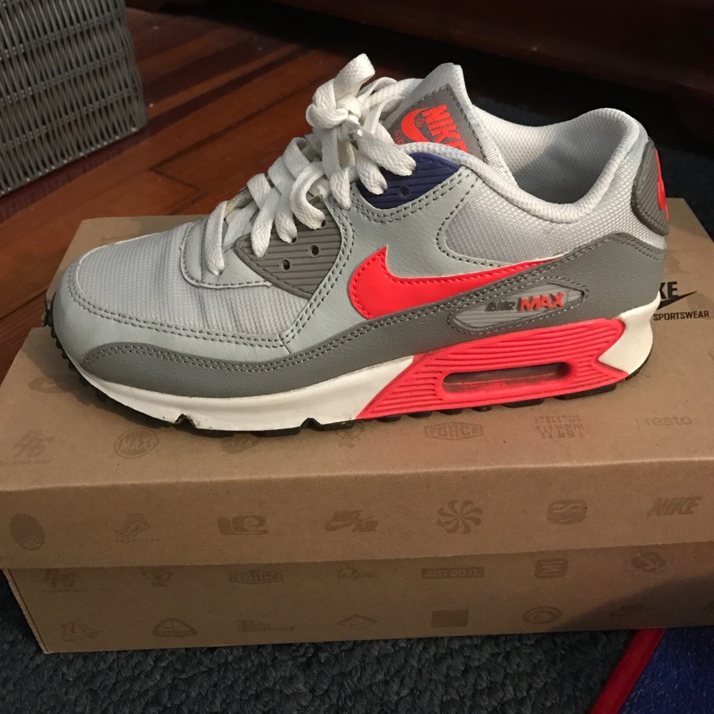 Boys Air Max 90, size 4.5