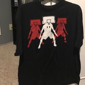 Medium men's under armour shirt
