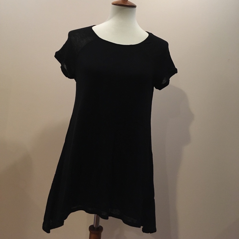 * SOLD * BCBG gently loved top